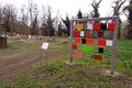 Muslimisches Grabfeld auf dem Städtischen Friedhof mit dem Denkmal für "Vielfalt der Religionen", ... <span class="smw-highlighter" data-type="8" data-state="inline" data-title="Hinweis" title="Muslimisches Grabfeld auf dem Städtischen Friedhof mit dem Denkmal für"><span class="smwtticon note"></span><span class="smwttcontent">Muslimisches Grabfeld auf dem Städtischen Friedhof mit dem Denkmal für "Vielfalt der Religionen", März 2020<br>Urheber: <!--LINK'" 0:131--><br><br>Lizenz: CC BY-SA 3.0</span></span>