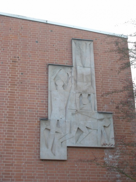 Datei:Schule Soldnerstr. Wandrelief.JPG