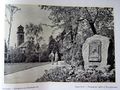 Königswarter-Gedenkstein im Stadtpark, ca. 1950 (Fotograf Ferdinand Vitzethum) <span class="smw-highlighter" data-type="8" data-state="inline" data-title="Hinweis" title="Urheber: Stadt FürthLizenz: copyright"><span class="smwtticon note"></span><span class="smwttcontent">Urheber: <!--LINK'" 0:288--><br><br>Lizenz: copyright</span></span>