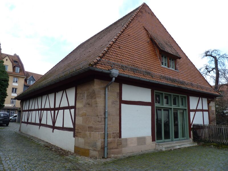 Datei:Pfarrscheune, Pfarrhof 1, .b.JPG