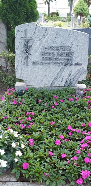 Datei:Familiengrab Hans Segitz.jpeg