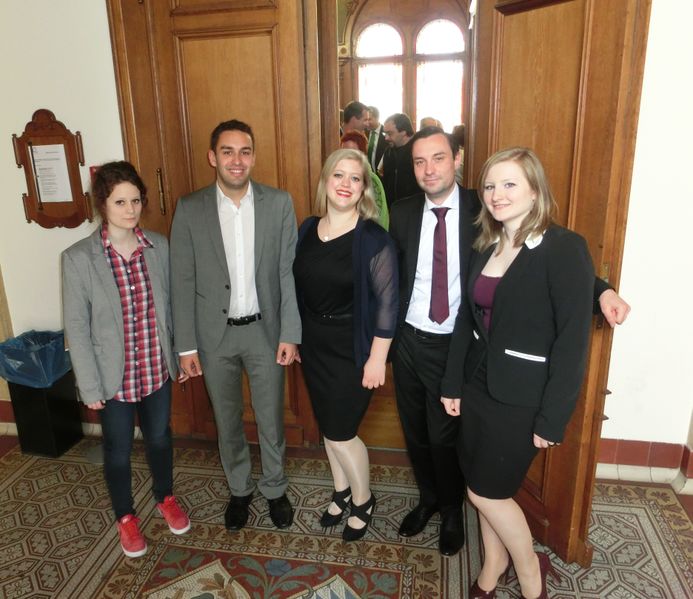 Datei:Konstituierende Stadtratssitzung 2014 Jusos.jpg