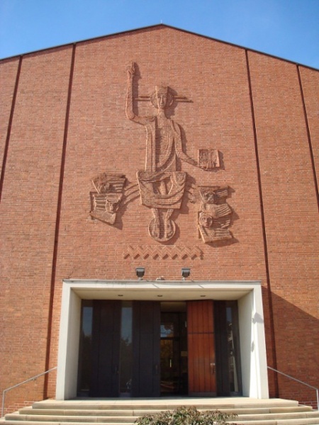 Datei:Christkoenig Portal.JPG