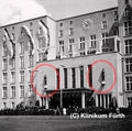 Eröffnung des Stadtkrankenhaus-Neubaus am 31. Juli 1931. An der Fassade noch die beiden ... <span class="smw-highlighter" data-type="8" data-state="inline" data-title="Hinweis" title="Eröffnung des Stadtkrankenhaus-Neubaus am 31. Juli 1931. An der Fassade noch die beiden Bronzeplastiken"><span class="smwtticon note"></span><span class="smwttcontent">Eröffnung des Stadtkrankenhaus-Neubaus am 31. Juli 1931. An der Fassade noch die beiden Bronzeplastiken "Hoffnung & Erfüllung" von Karl Bößenecker.<br>Urheber: unbekannt<br>Lizenz: CC BY-SA 3.0</span></span>