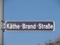 Straßenschild Käthe-Brand-Straße <span class="smw-highlighter" data-type="8" data-state="inline" data-title="Hinweis" title="Urheber: BaringelLizenz: CC BY-SA 3.0"><span class="smwtticon note"></span><span class="smwttcontent">Urheber: <!--LINK'" 2:439--><br><br>Lizenz: CC BY-SA 3.0</span></span>