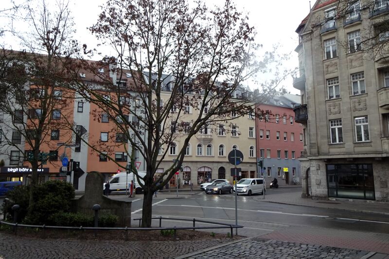 Datei:Königstr. Ecke Gustav-Schickedanz-Str. 2025.jpg