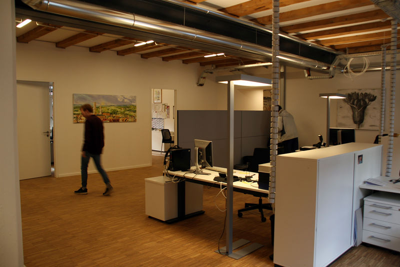 Datei:FN Arbeitsplatz Bildredaktion 2017.jpg