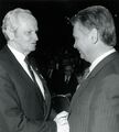 OB Kurt Scherzer bei seiner Verabschiedung - mit im Bild Uwe Lichtenberg, April 1984 <span class="smw-highlighter" data-type="8" data-state="inline" data-title="Hinweis" title="Lizenz: Bildlizenz-Stadtarchiv"><span class="smwtticon note"></span><span class="smwttcontent">Lizenz: Bildlizenz-Stadtarchiv</span></span>