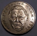 <a class="mw-selflink selflink">Ludwig Erhard</a> auf der 2 DM Münze. <span class="smw-highlighter" data-type="8" data-state="inline" data-title="Hinweis" title="Urheber: Andreas RümlerLizenz: CC BY-NC-ND 4.0"><span class="smwtticon note"></span><span class="smwttcontent">Urheber: Andreas Rümler<br>Lizenz: CC BY-NC-ND 4.0</span></span>