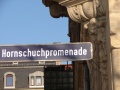 Straßenschild Hornschuchpromenade <span class="smw-highlighter" data-type="8" data-state="inline" data-title="Hinweis" title="Urheber: BaringelLizenz: CC BY-SA 3.0"><span class="smwtticon note"></span><span class="smwttcontent">Urheber: <!--LINK'" 2:108--><br><br>Lizenz: CC BY-SA 3.0</span></span>