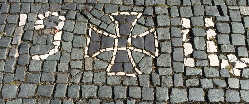 Datei:Pflaster Bahnhofplatz.JPG
