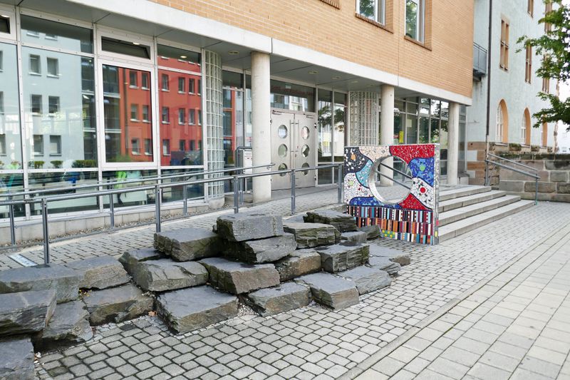 Datei:Pesta Eingang 07 2019.JPG