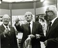 OB Kurt Scherzer auf einer Messe in Nürnberg, 1982 <span class="smw-highlighter" data-type="8" data-state="inline" data-title="Hinweis" title="Urheber: unbekanntLizenz: Bildlizenz-Stadtarchiv"><span class="smwtticon note"></span><span class="smwttcontent">Urheber: unbekannt<br><br>Lizenz: Bildlizenz-Stadtarchiv</span></span>