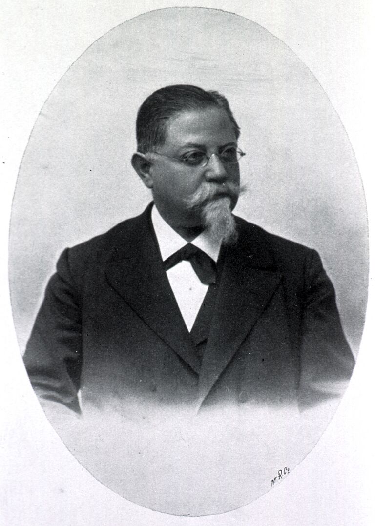 Dr Friedrich Ernst Aub 1900.jpg