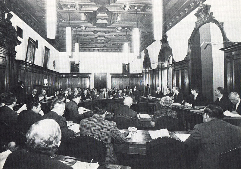 Datei:Stadtratssitzung 1977.jpg