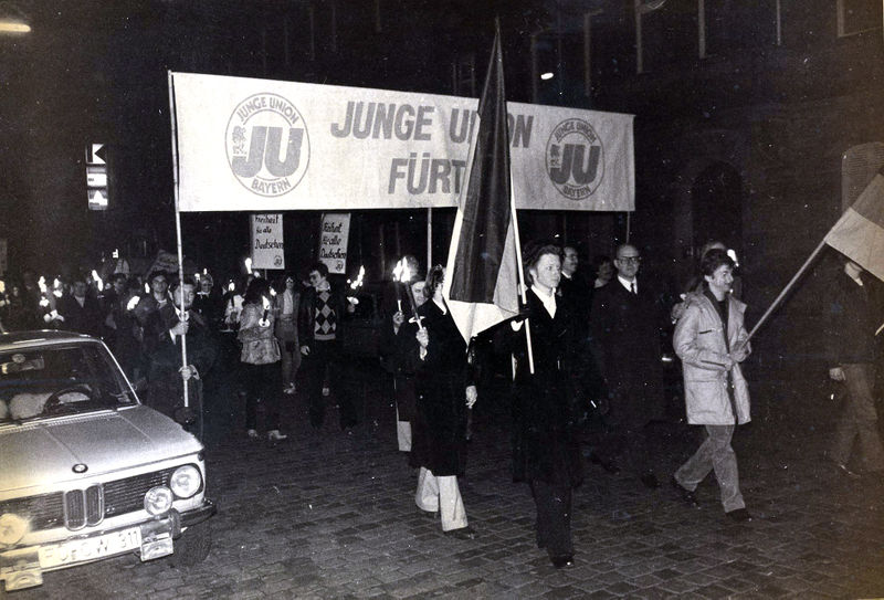 Datei:JU-Demo 70er.jpg