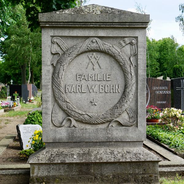 Datei:Grabstein Karl-Bohn 1.jpeg