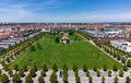 Gesamter Südstadtpark mit Blick von Süden nach Norden. <span class="smw-highlighter" data-type="8" data-state="inline" data-title="Hinweis" title="Urheber: Claus W. VoglLizenz: CC BY-SA 3.0"><span class="smwtticon note"></span><span class="smwttcontent">Urheber: <!--LINK'" 0:27--><br><br>Lizenz: CC BY-SA 3.0</span></span>