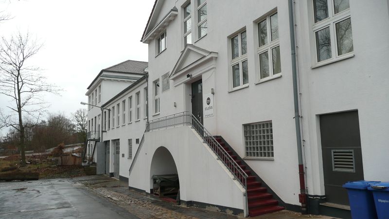 Datei:Alte Flugwerft 2010.2.JPG