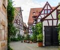 Blick vom Marktplatz zum <a class="mw-selflink selflink">Stadlerhof</a>, Mai 2023 <span class="smw-highlighter" data-type="8" data-state="inline" data-title="Hinweis" title="Urheber: J. ChristiansonLizenz: CC BY-SA 3.0"><span class="smwtticon note"></span><span class="smwttcontent">Urheber: J. Christianson<br><br>Lizenz: CC BY-SA 3.0</span></span>