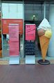Das Eiscafe Gondola im ehem. City Center am letzten Öffnungstag im November 2017 <span class="smw-highlighter" data-type="8" data-state="inline" data-title="Hinweis" title="Urheber: Kamran SalimiLizenz: CC BY-SA 3.0"><span class="smwtticon note"></span><span class="smwttcontent">Urheber: <!--LINK'" 0:60--><br><br><br>Lizenz: CC BY-SA 3.0</span></span>
