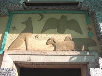 Herrnstr. 60 Wandplastik.JPG