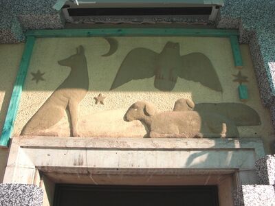 Herrnstr. 60 Wandplastik.JPG