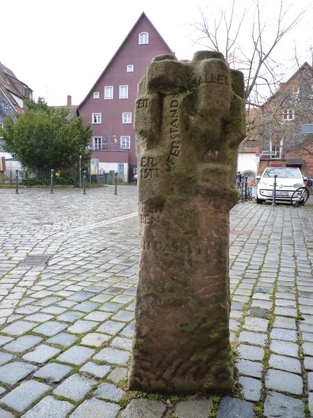 Datei:Stele Begräbnisplatz2a.JPG