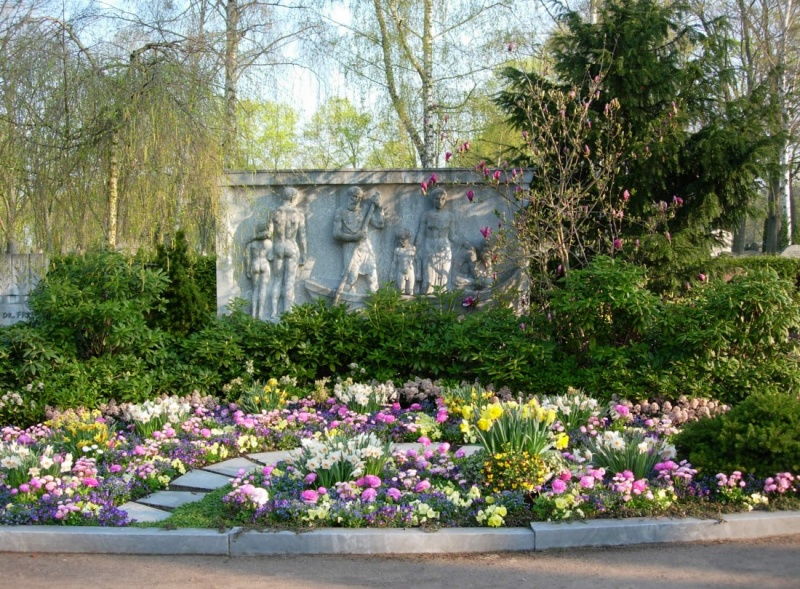 Datei:Schickedanz Grab.jpg