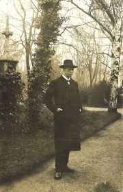 Grabdenkmal Ullrich.jpg