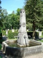 Evangelistenbrunnen im städtischen Friedhof <span class="smw-highlighter" data-type="8" data-state="inline" data-title="Hinweis" title="Urheber: CybrarianLizenz: CC BY-SA 3.0"><span class="smwtticon note"></span><span class="smwttcontent">Urheber: <!--LINK'" 2:141--><br><br>Lizenz: CC BY-SA 3.0</span></span>