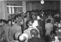 Kundenandrang in der AOK während einer Grippewelle im Jahr 1957 <span class="smw-highlighter" data-type="8" data-state="inline" data-title="Hinweis" title="Urheber: AOK FürthLizenz: CC BY-SA 3.0"><span class="smwtticon note"></span><span class="smwttcontent">Urheber: <!--LINK'" 0:18--><br><br>Lizenz: CC BY-SA 3.0</span></span>