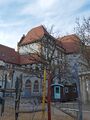 Innenhof der Pestalozzischule Februar 2025 <span class="smw-highlighter" data-type="8" data-state="inline" data-title="Hinweis" title="Urheber: Betz-von-ronhofLizenz: CC BY-SA 3.0"><span class="smwtticon note"></span><span class="smwttcontent">Urheber: <!--LINK'" 2:30--><br><br>Lizenz: CC BY-SA 3.0</span></span>
