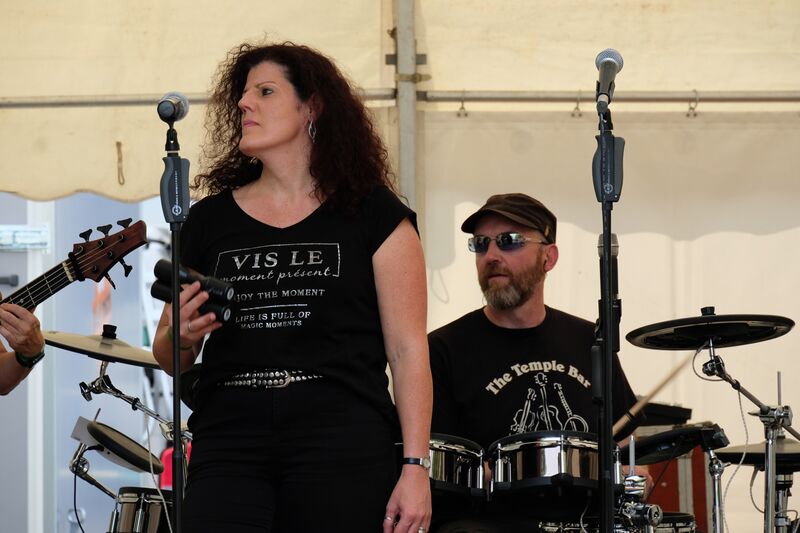 Datei:6 Feet Four 10.jpg