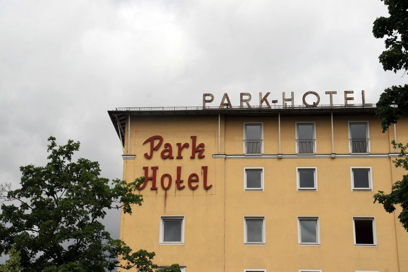 Datei:Schriftzug Parkhotel Dachbeschriftung 2013.jpg