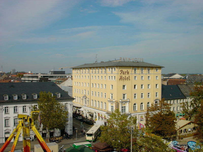Datei:Parkhotel 2004.JPG