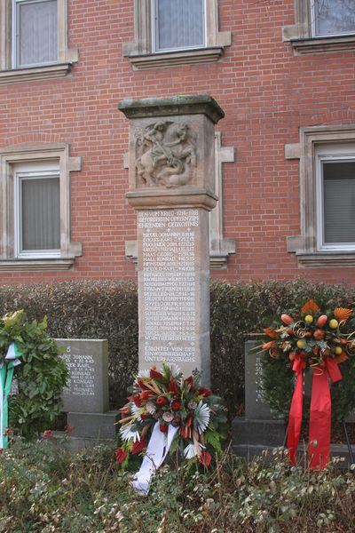 Datei:Unterfarrnbach Kriegerdenkmal.JPG