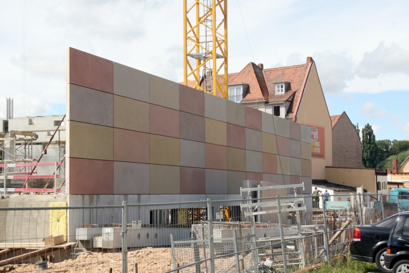 Datei:Fassade Saturn 7479.jpg