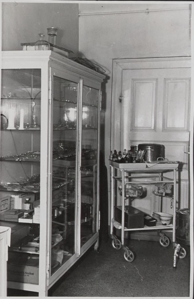 Datei:Israelitisches Hospital Instrumentarium.png