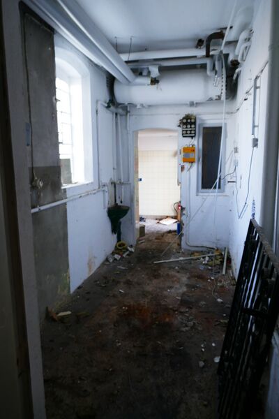 Datei:Innenraum 4 Zur Ringbahn.JPG