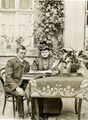 Babette und Michael Vogel, ca. 1910 <span class="smw-highlighter" data-type="8" data-state="inline" data-title="Hinweis" title="Urheber: unbekanntLizenz: CC BY-SA 3.0"><span class="smwtticon note"></span><span class="smwttcontent">Urheber: unbekannt<br><br>Lizenz: CC BY-SA 3.0</span></span>