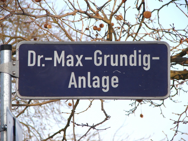 Datei:Dr.-Max-Grundig-Anlage.JPG