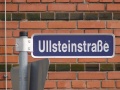 Straßenschild <!--LINK'" 0:30--> <span class="smw-highlighter" data-type="8" data-state="inline" data-title="Hinweis" title="Urheber: BaringelLizenz: CC BY-SA 3.0"><span class="smwtticon note"></span><span class="smwttcontent">Urheber: <!--LINK'" 2:31--><br><br>Lizenz: CC BY-SA 3.0</span></span>