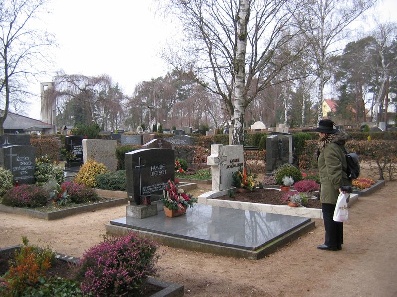 Datei:Friedhof10.jpeg