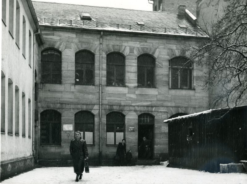 Datei:AOK ca 1950 Hinterhaus.jpg