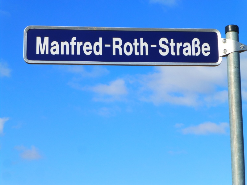 Datei:Manfred-Roth-Straße.JPG