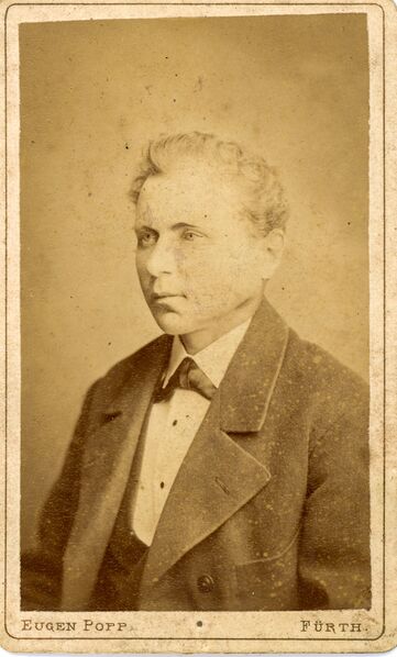 Datei:MiF Blick ins Leere.jpg