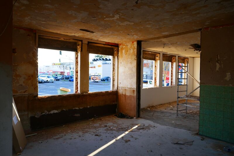 Datei:Innenraum 2 Zur Ringbahn.JPG