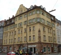 Flößausstr. 60, Ecke Steubenstr., erbaut 1909, in Baldachinnische mit Standbild Ludwig II. <span class="smw-highlighter" data-type="8" data-state="inline" data-title="Hinweis" title="Urheber: CybrarianLizenz: CC BY-SA 3.0"><span class="smwtticon note"></span><span class="smwttcontent">Urheber: <!--LINK'" 2:103--><br><br>Lizenz: CC BY-SA 3.0</span></span>