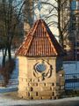 Frauenschule, Trinkbrunnen <span class="smw-highlighter" data-type="8" data-state="inline" data-title="Hinweis" title="Urheber: CybrarianLizenz: CC BY-SA 3.0"><span class="smwtticon note"></span><span class="smwttcontent">Urheber: <!--LINK'" 2:24--><br><br>Lizenz: CC BY-SA 3.0</span></span>